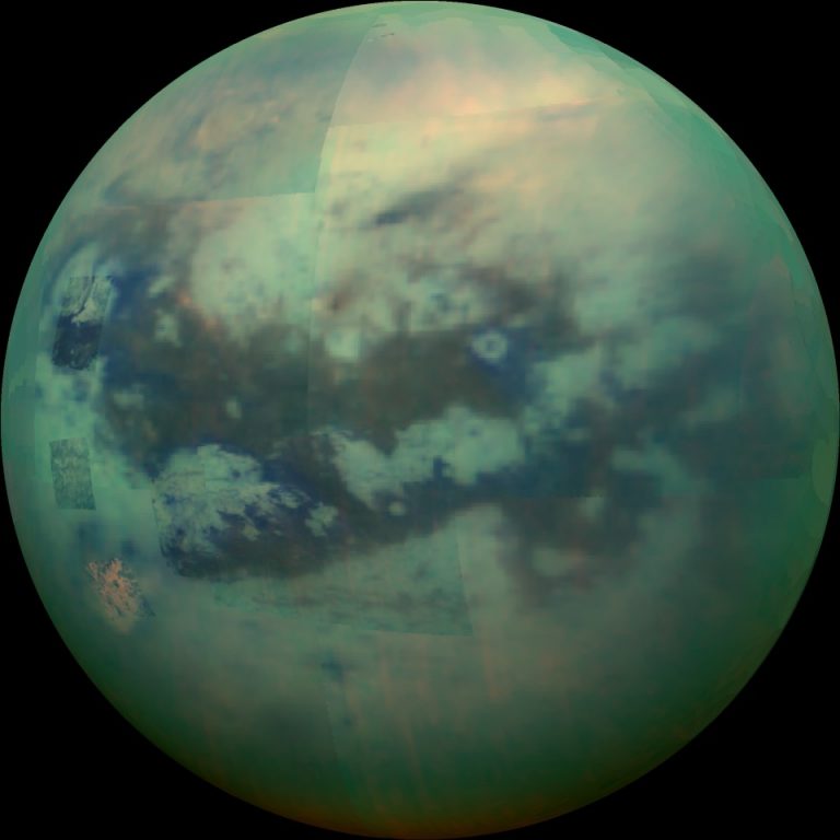 Óceánok, síkságok, dűnék és hegyek a Titán első globális térképén