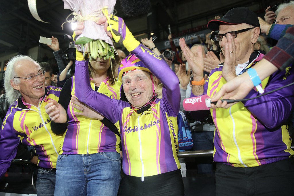 A világ legidősebb biciklistája 106 évesen hagyott fel a versenyzéssel