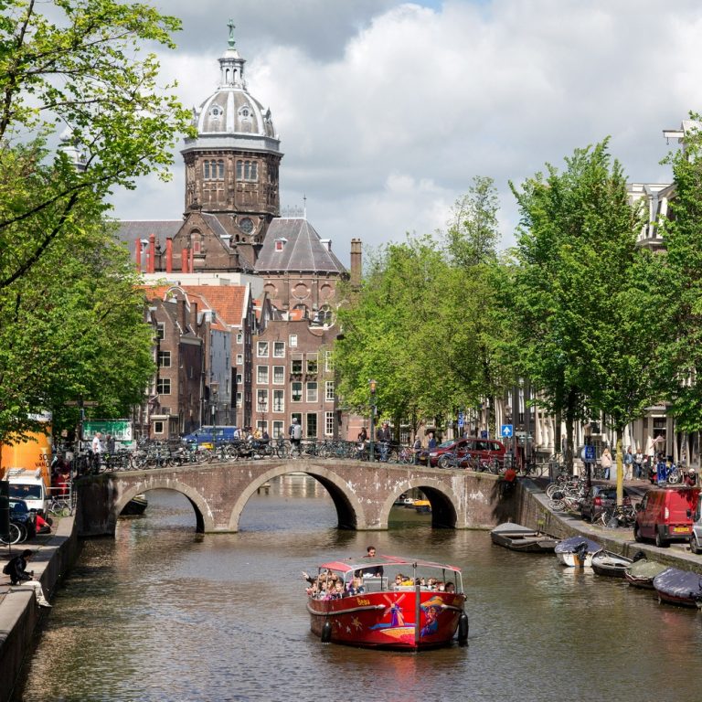 Amszterdamban teljesen elektromossá válik a városi hajózás