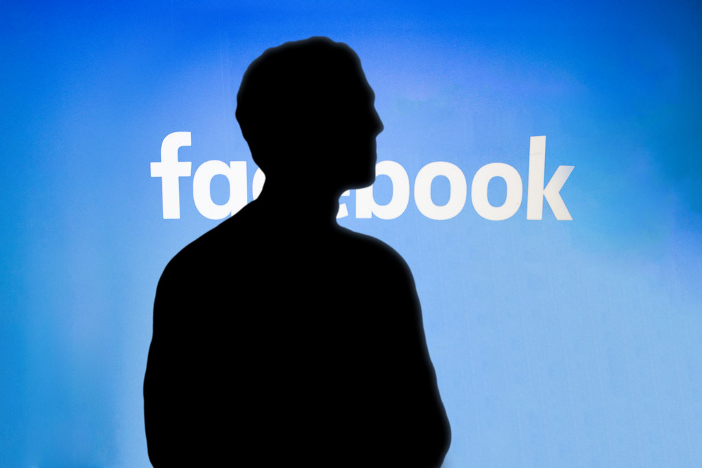 A Facebook fizetni fog hangfelvételeinkért az USA-ban - miután tavaly lebukott a rögzítésükkel