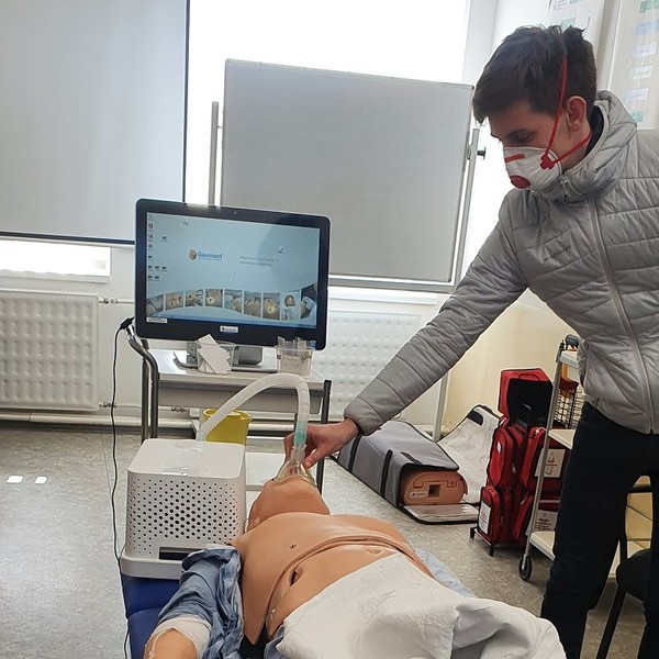 80 euróból készített lélegeztetőgépet egy pozsonyi kutatócsapat
