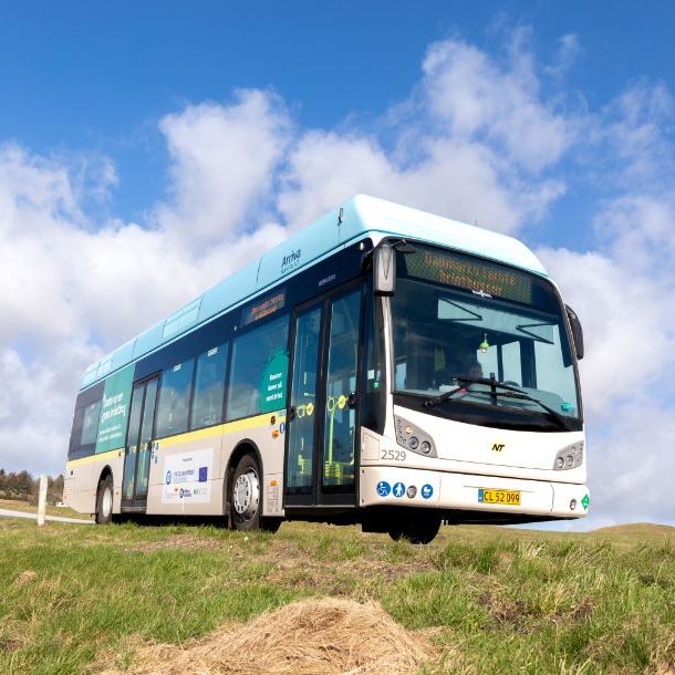Vizet pöfögő buszok viszik az utasokat már Dániában is