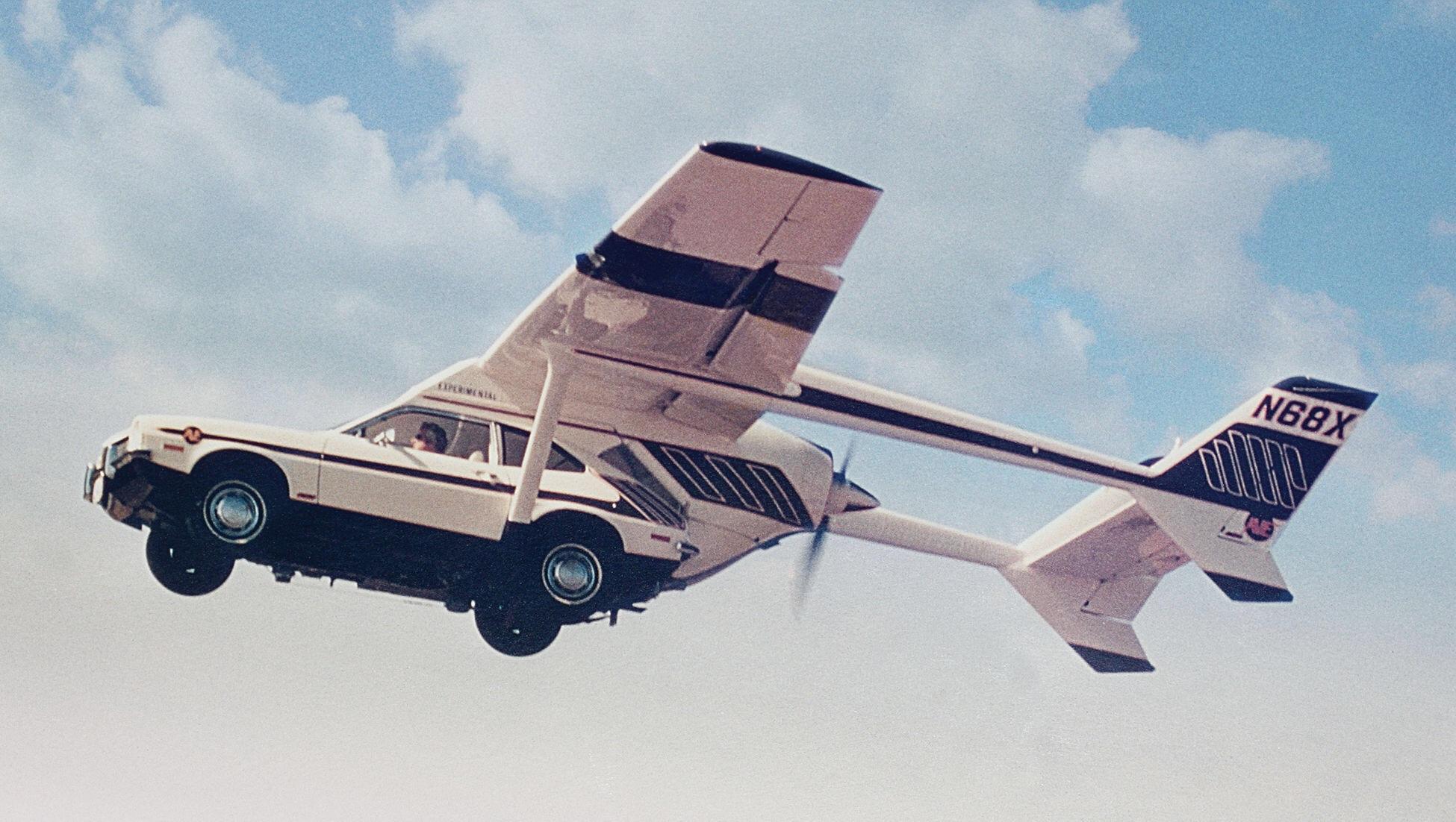 Közel ötven éve emelkedett magasba az első igazi repülő autó