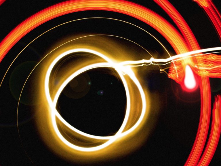 Az első, történelmi pillantás egy fotonok által gerjesztett elektronra