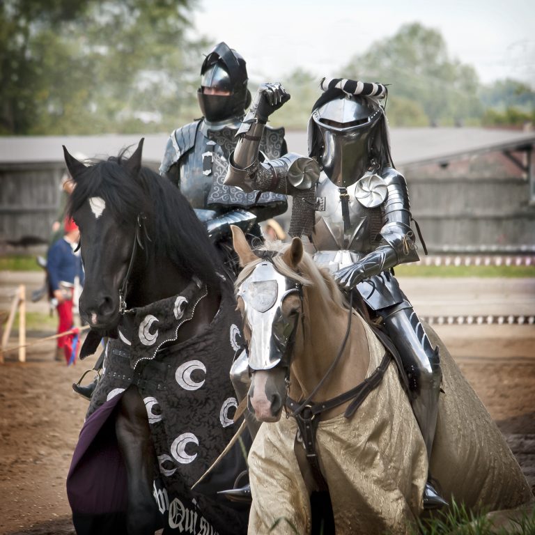 Hogyan harcoljunk a középkori szuperhőssel, a páncélos lovaggal?