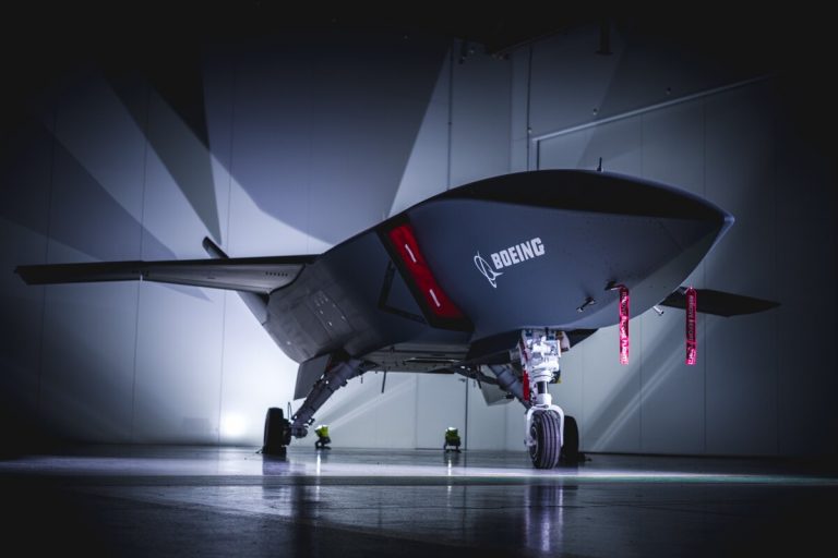 Mesterséges intelligencia által irányított, pilóta nélküli harci repülőt mutatott be a Boeing