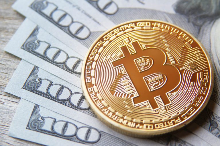 A FED pénzt nyomtat, a Bitcoin felez a válság közepette