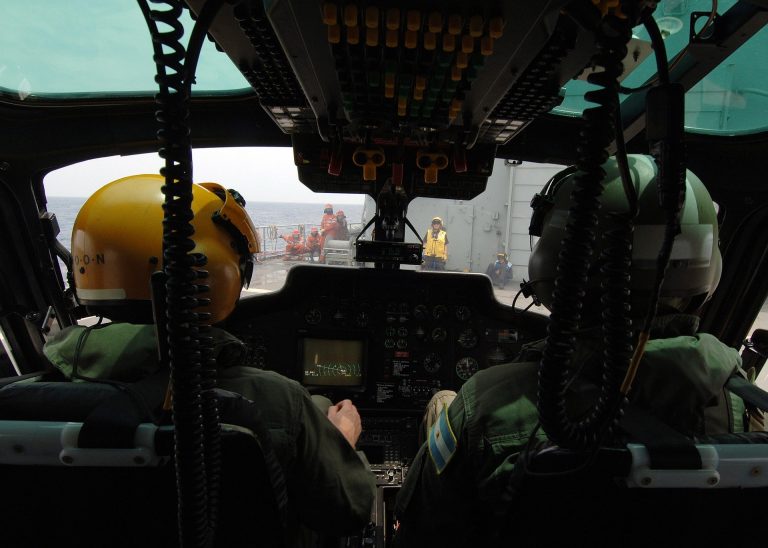 Új hajóra-ereszkedést segítő AR rendszer tengeri helikopterekre