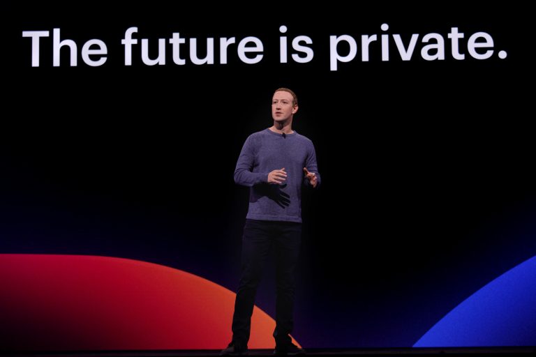 Törvénnyel szabályozná a Facebookot az adatvédelmi hatóság elnöke
