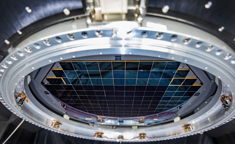 A világ legnagyobb felbontású digitális fényképezőgépével 25 kilométerről le lehetne fényképezni egy golflabdát