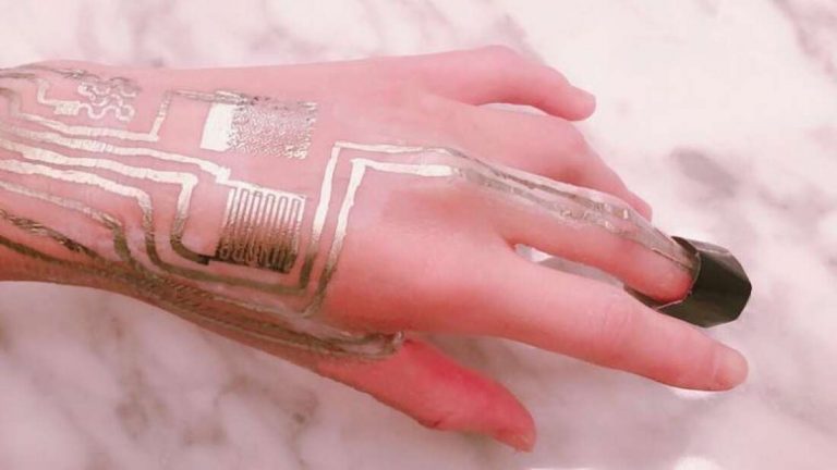 Egy új technológia közvetlenül az emberi bőrre nyomtatható áramköröket hozhat