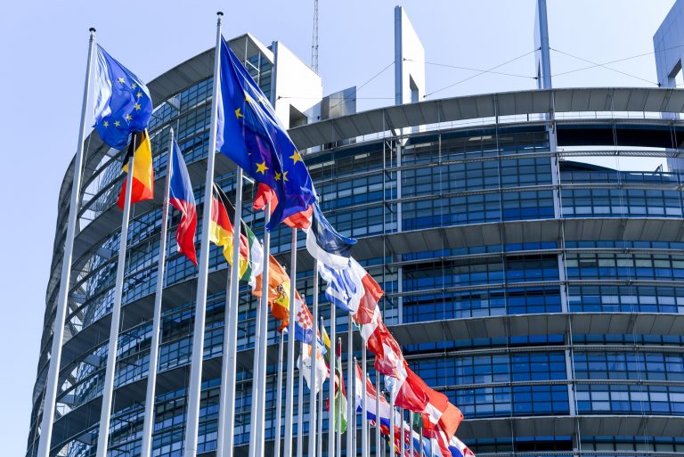 Megszületett a megállapodás, 2,6 billió forintot fordít az EU a digitális átalakulásra a következő hat évben