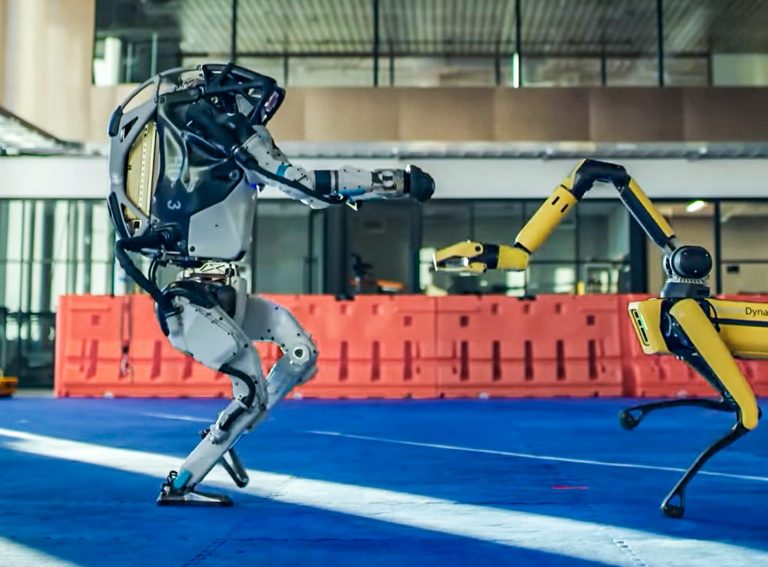 A Boston Dynamics robotjai olyan önfeledten táncolnak, mintha nem is 2020 lenne