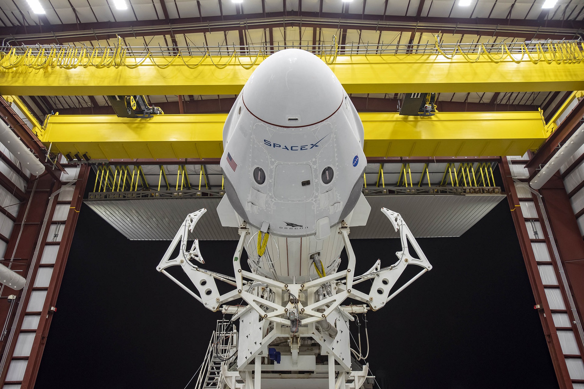 A SpaceX megkezdi a privát űrutazás új korszakát, és egy szerencsés jegyet is nyerhet az első járatra