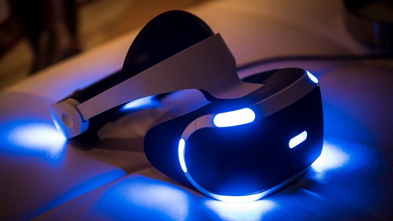 Új, továbbfejlesztett VR-sisak érkezik a PlayStation 5 mellé, mely orvosolja az előd egyik legnagyobb problémáját