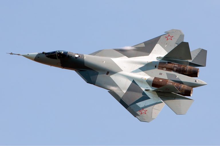 Kísértetiesen visít az oroszok új, high-tech vadászgépe