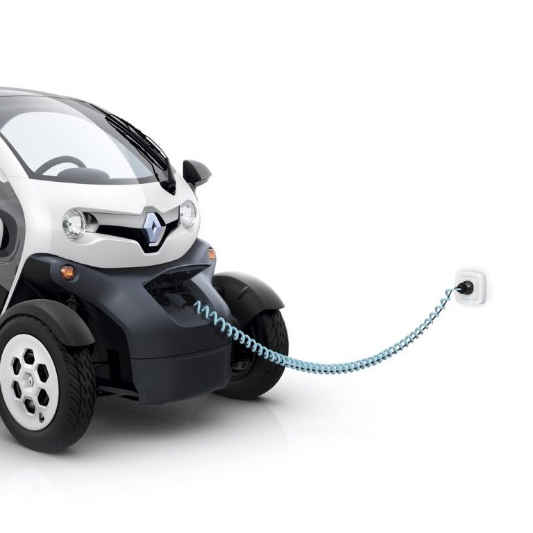 Miért nem lehet a töltőkábelt praktikusan feltekerni egy elektromos autóban, mint a porszívóban?