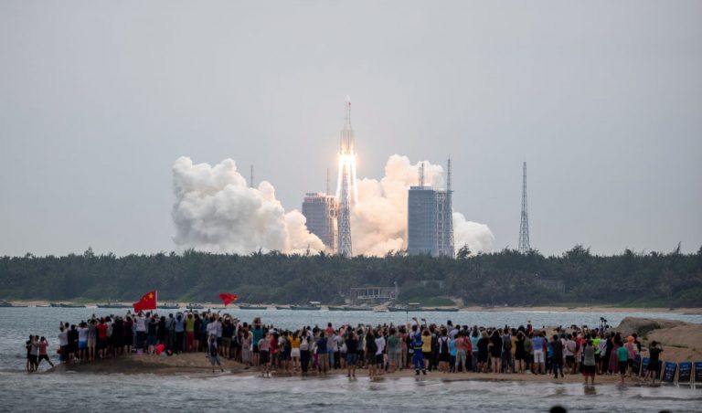 Kína pályára állította az állandó űrállomása központi modulját
