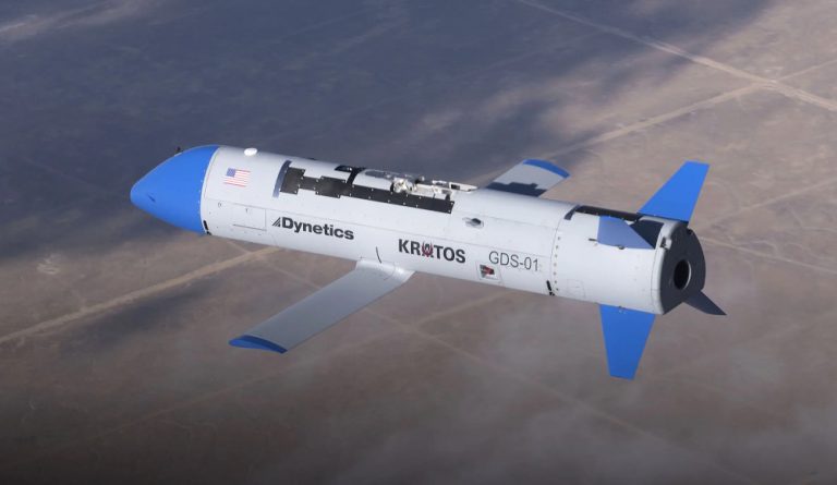 Az USA repülő repülőgép-anyahajókat építene, drónokkal a fedélzeten