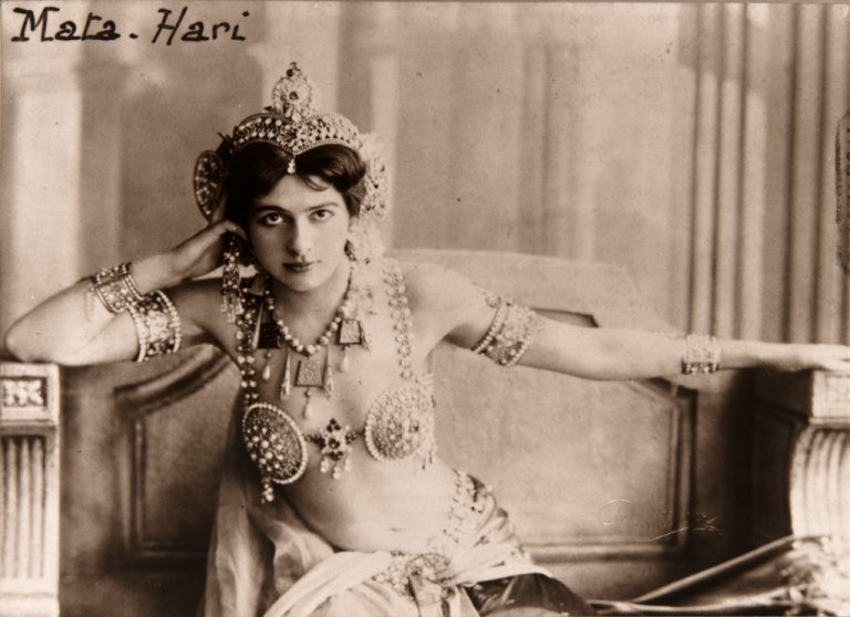 Egy erotikus bártáncosnő volt az első világháború legnevesebb kémnője