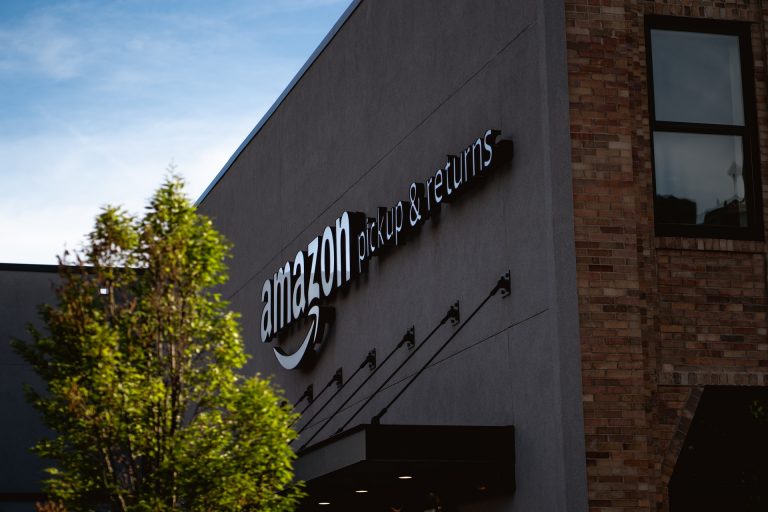 Jeff Bezos radikális lépésre szánta el magát, az Amazonnál negyedével nőtt a termelékenység