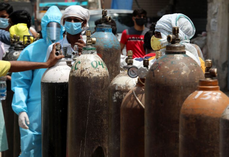 Indiát letarolta a vírusmutáns, a palackos oxigén azonban nem csak náluk hiánycikk