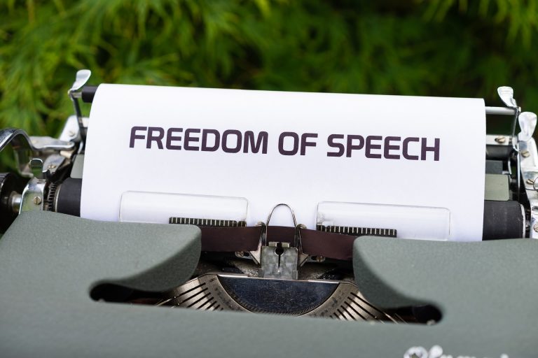 A szerzői jog EU-s reformja nyomán tényleg vége a szabad internetnek?