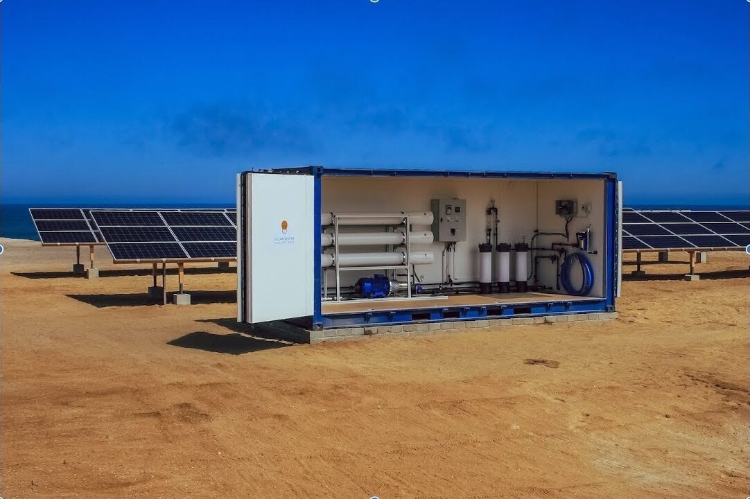 Konténerbe szerelt, napelemes sótalanítók oldhatják meg közel félmillió ember vízigényét