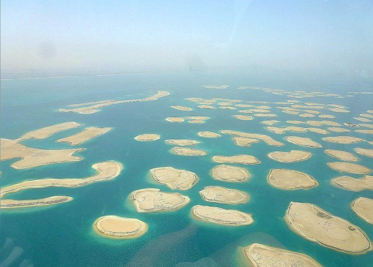 Dubaj nagyratörő, majd megfeneklett megaprojektjéhez saját 500 000 négyzetméteres korallzátonyt növesztenek