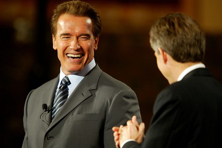 Mostantól akár Schwarzeneggerként is beülhetünk a munkahelyi online megbeszélésre, ha unjuk a saját arcunkat