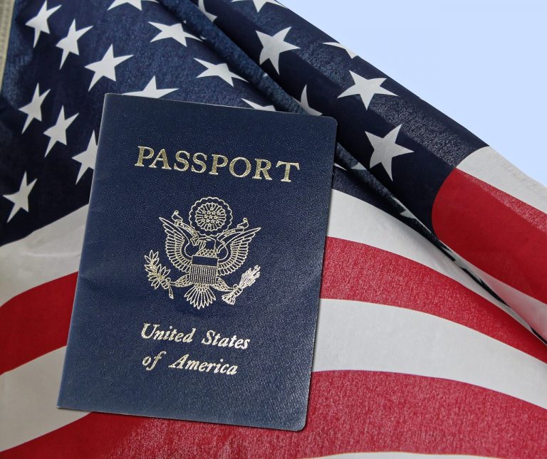 Az Egyesült Államok Külügyminisztériuma kiadta az első gendersemleges útlevelet a Haditengerészet veteránjának
