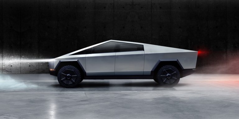 A Tesla legfuturisztikusabb járműve 2022-ben érkezhet, de kicsit más formában, mint eredetileg tervezték