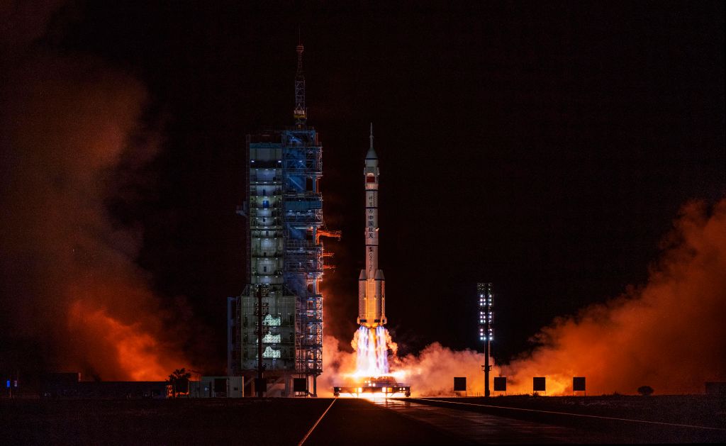 Rekordot fog dönteni az épülő kínai űrállomásra most induló második emberes misszió