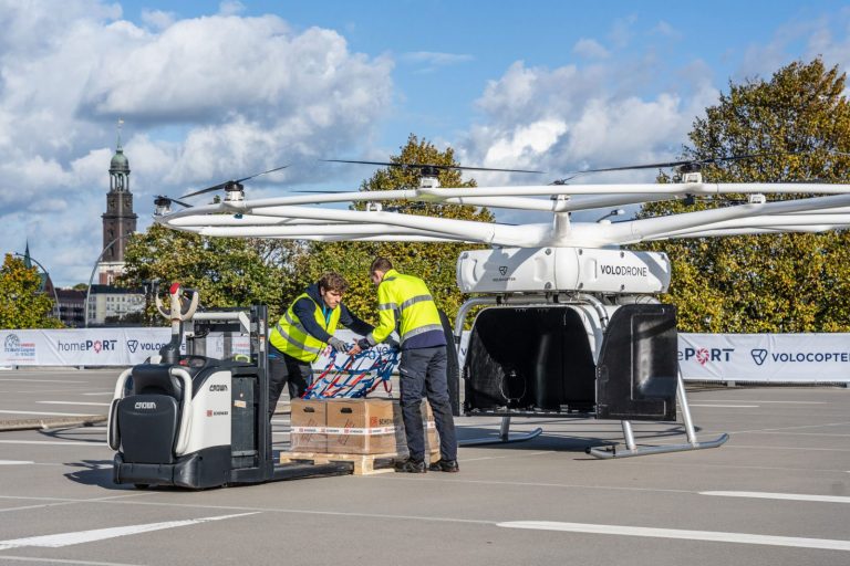 Bemutatták a Volocopter kétszáz kilogramm teherbírású szállítódrónját
