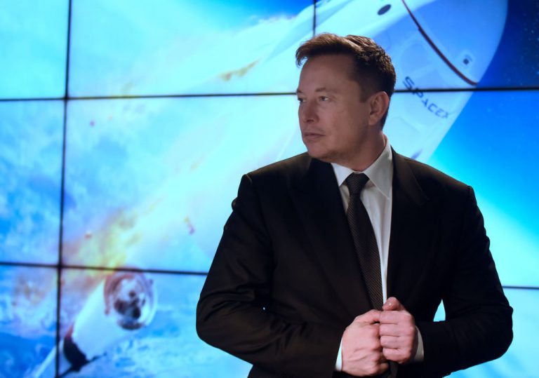 Elon Musk: van rá esély, hogy a SpaceX csődbe megy