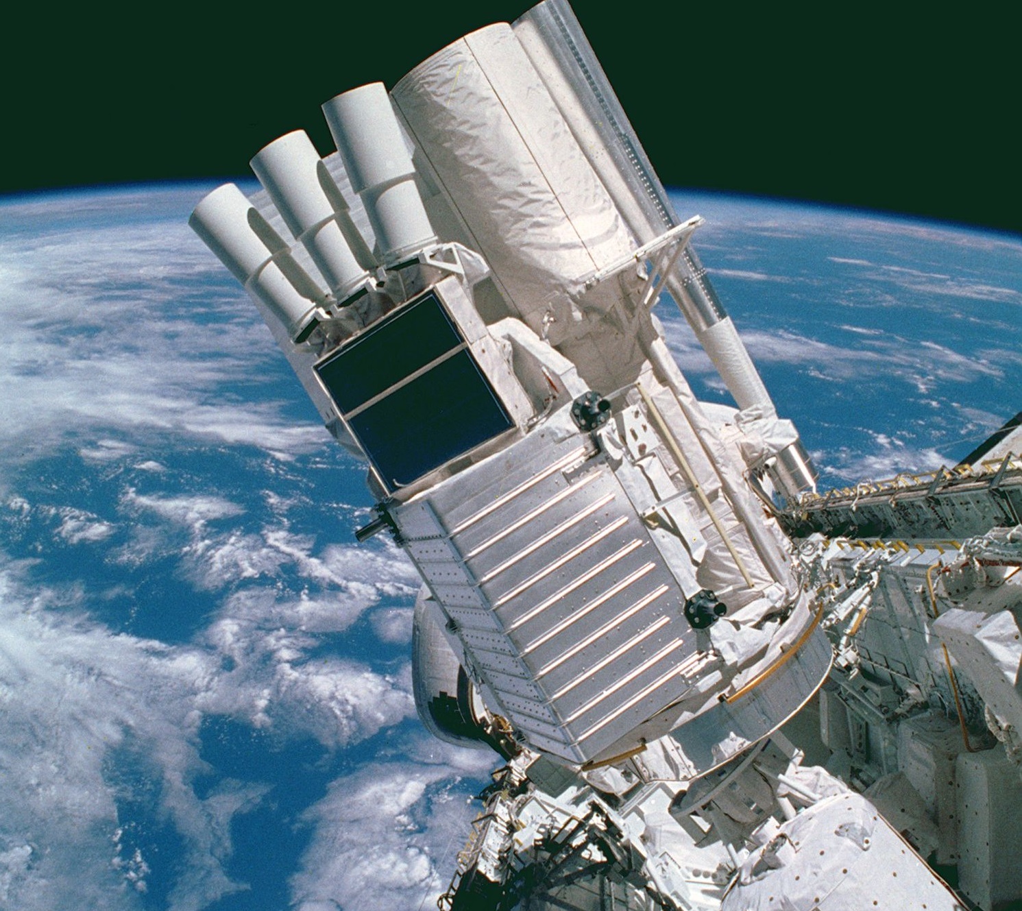Apróhirdetésben árulják a NASA világűrt is megjárt teleszkópját