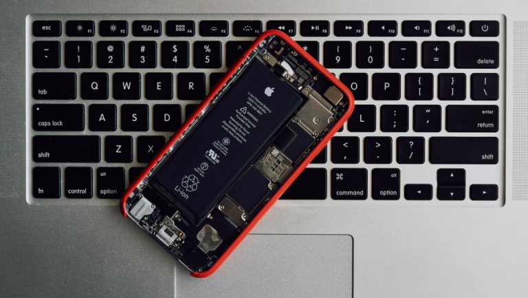Az iPhone akkumulátor cseréje: Használd ki az új FixPremium akkumulátor előnyeit!