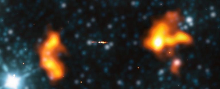 Csillagászok rátaláltak az eddigi legnagyobb rádiógalaxisra, ami tizenhat millió fényév hosszúságban nyújtózik az űrben
