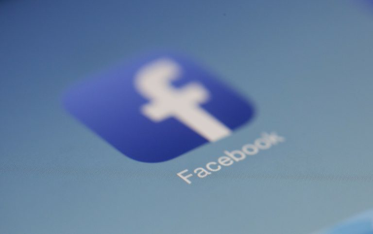 Korlátozzák a Facebook használatát Oroszországban