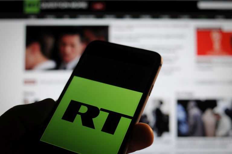 Összefogtak a közösségi oldalak az orosz médiagépezettel szemben