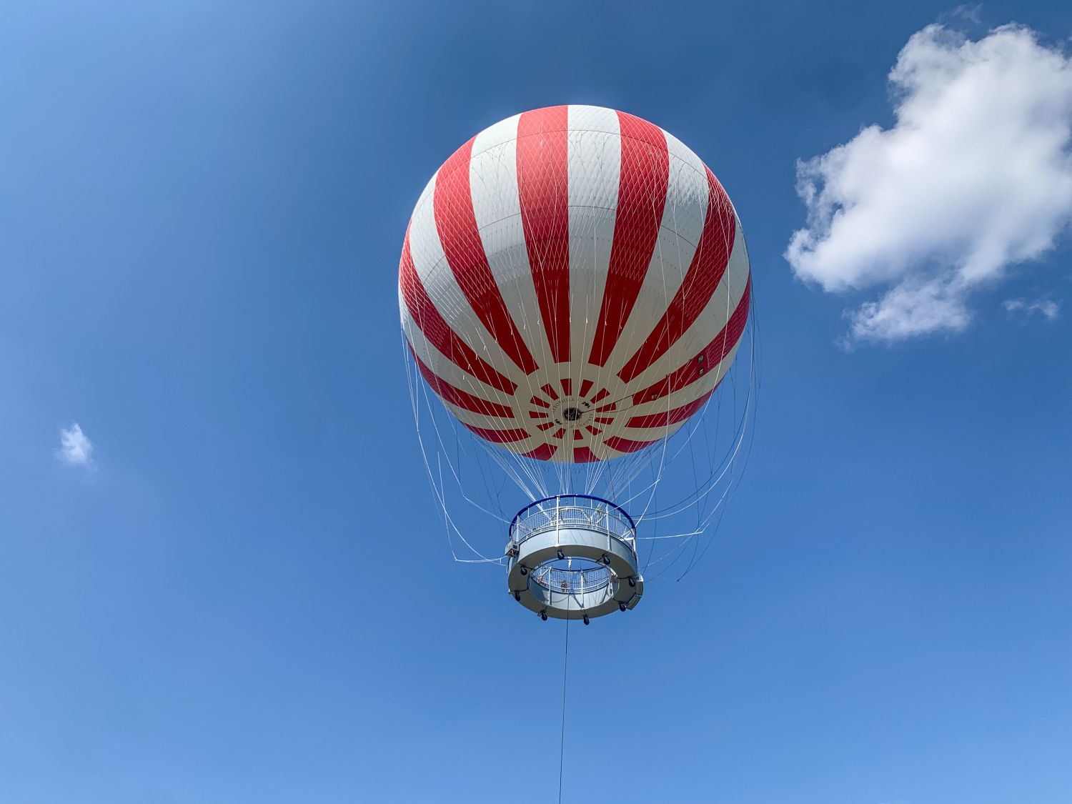 Több mint öt tonnát képes a levegőbe emelni a Városliget új nevezetessége, a Ballon-kilátó