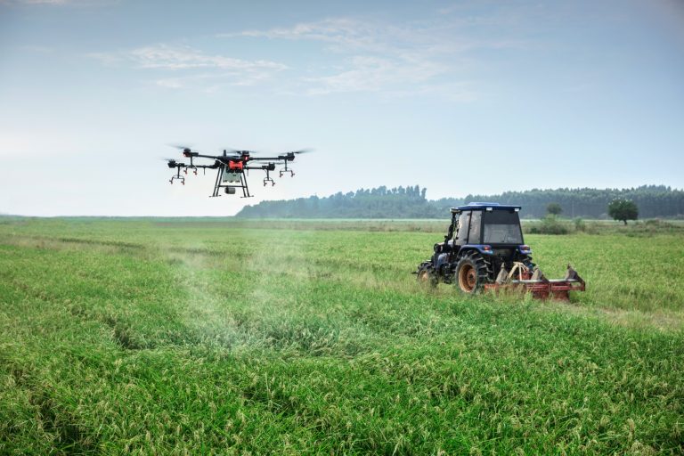 Robottraktorok és agrárdrónok kezelhetik a mezőgazdaság problémáit