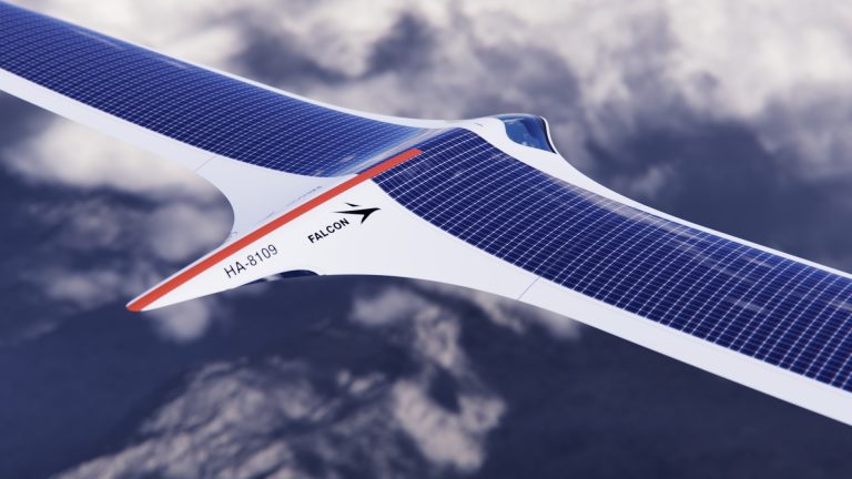 Bejárta a világsajtót a magyar napelemes repülő terve