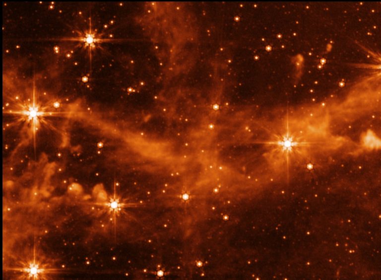 A NASA fotója pontosan megmutatja, milyen hatalmas ugrást jelent a James Webb teleszkóp a csillagászatban