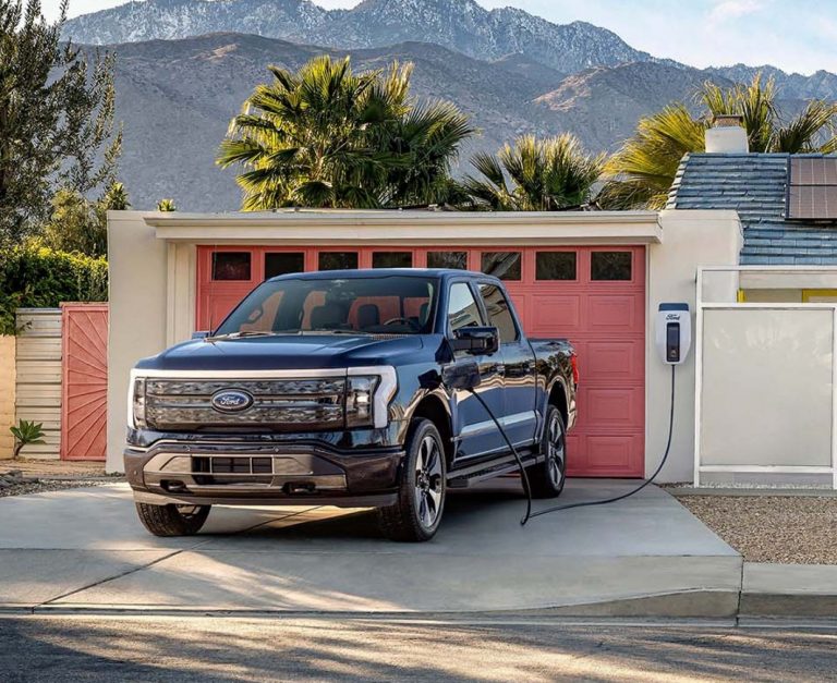 A Ford új elektromos pick-upja három napig tud ellátni egy teljes házat árammal