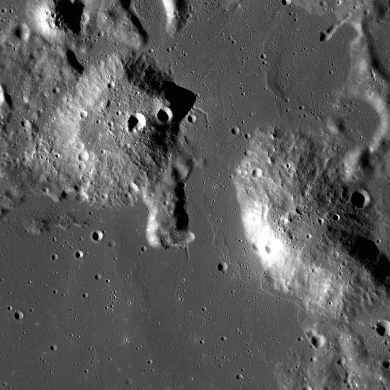 A NASA szerint kiemelten fontos a Holdon a titokzatos kupolaszerűségek megvizsgálása