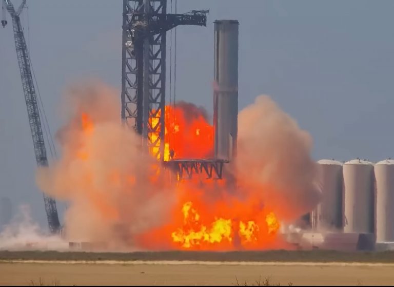 Minden előjel nélkül felrobbant a SpaceX hatalmas hordozórakétájának hajtóműve