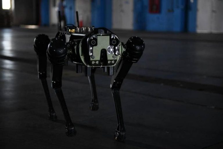 Az Űrhaderőnél fej nélküli robotkutyákat alkalmaznak