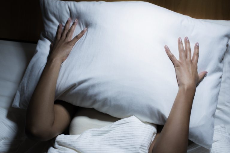 Mi történik a testtel, ha az ember csak négy-hat órát alszik naponta?