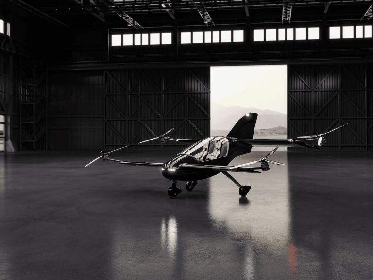 A megszokottnál kevesebb rotorral, de több szárnyfelülettel rendelkezik a londoni SkyFly légitaxija